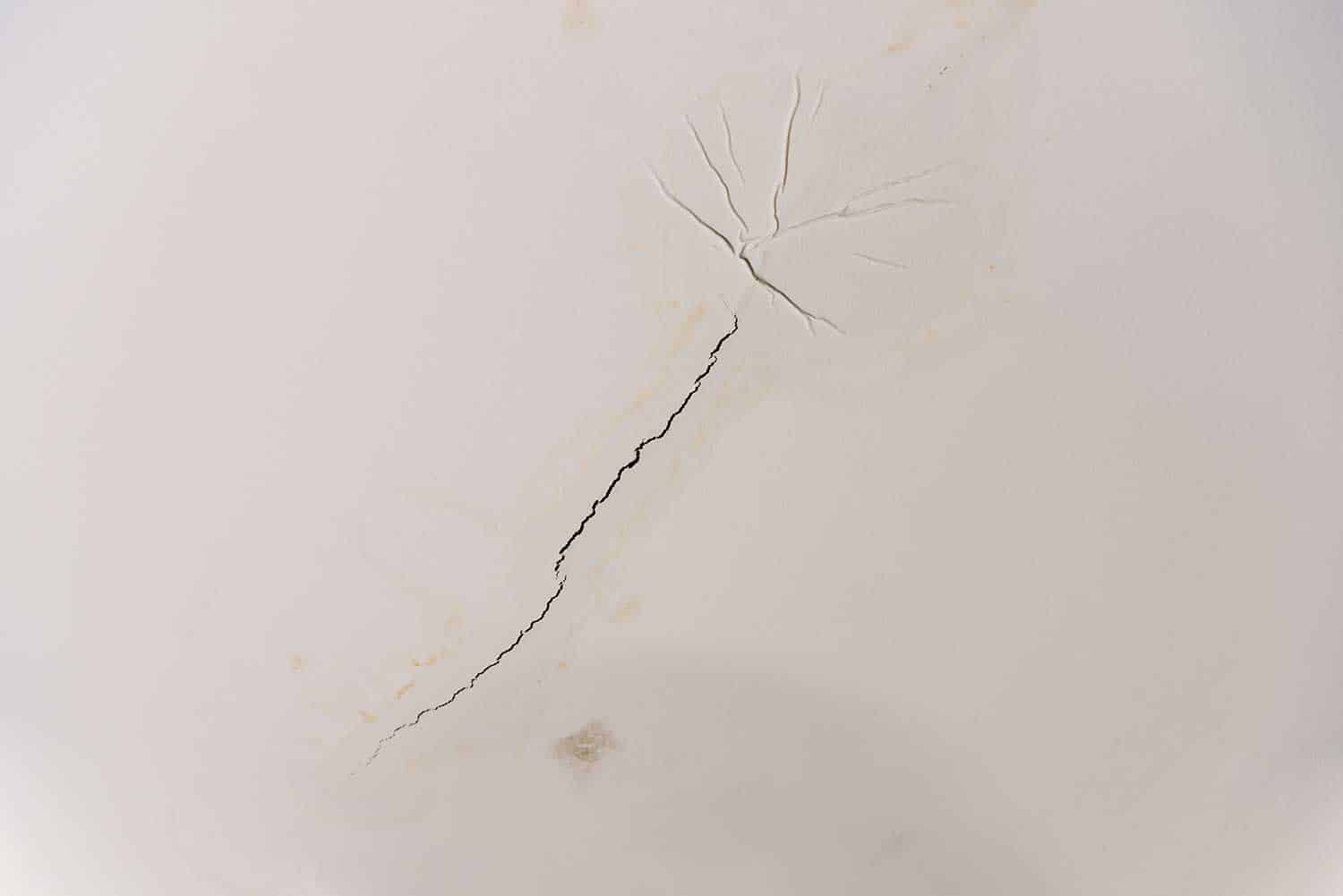 20 Types of Ceiling Cracks Homeowners Should Know – uooz.com
