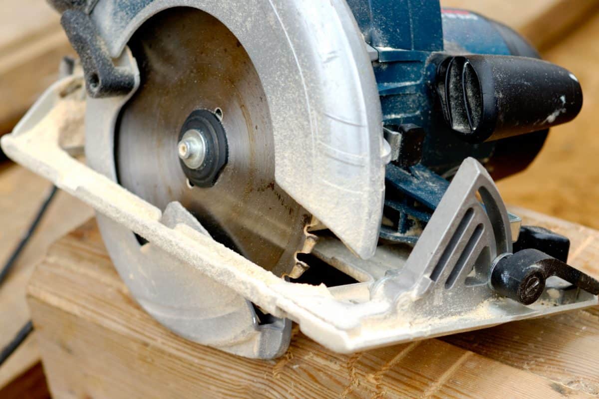 An up close photo of a circular saw used in cutting wood
