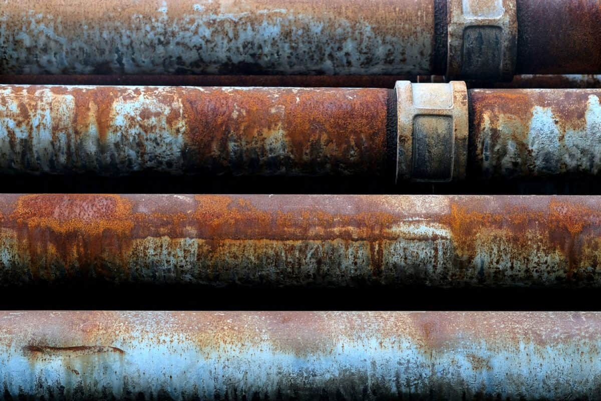 The old rusted steel pipes, How To Repair Galvanized Pipe Corrosion
