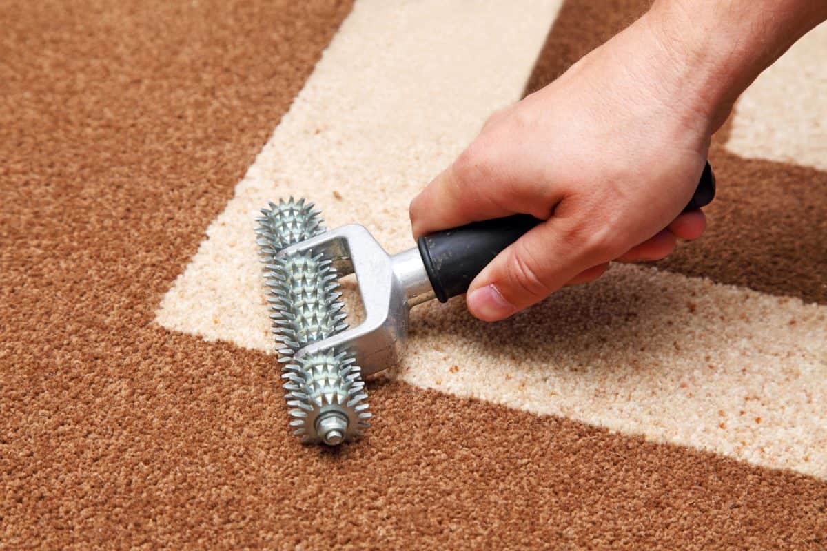 Installer does the carpet seams