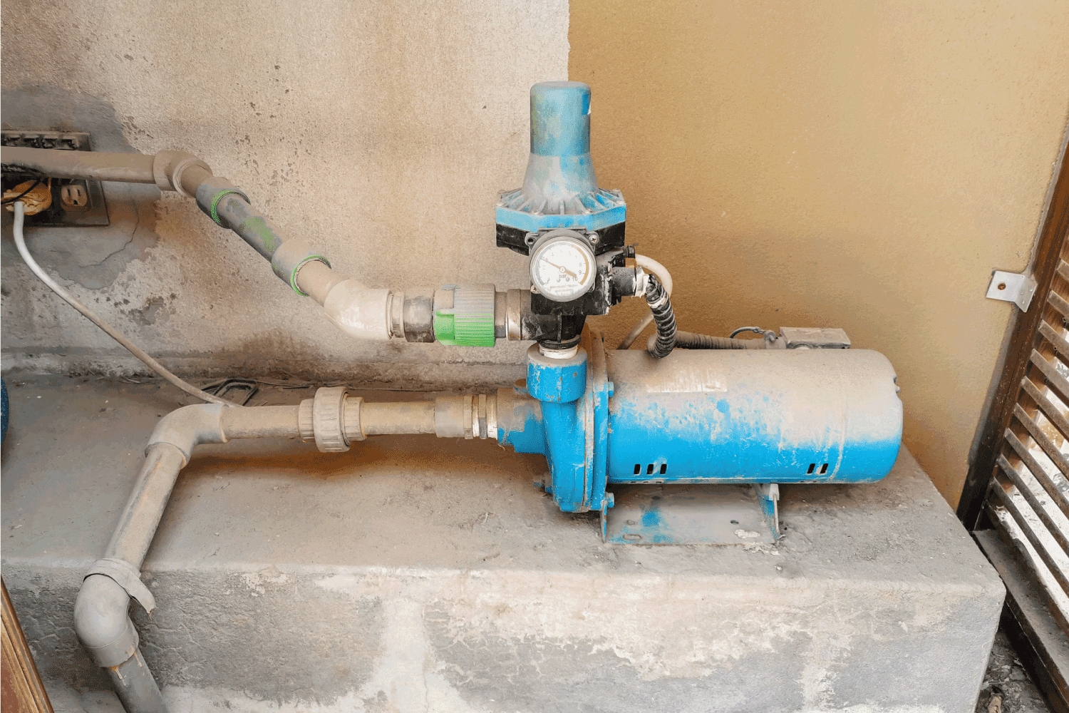 water pressure motor and it's connected pipe line