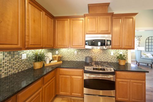 Read more about the article What Color Hardware Goes With Oak Cabinets?