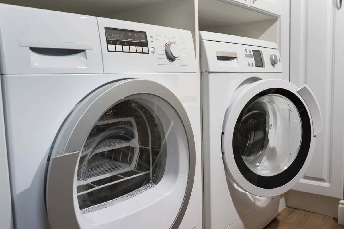 2 washing machines with ventless dryers
