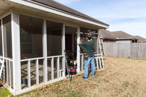 Read more about the article How To Remove An Aluminum Screen Porch