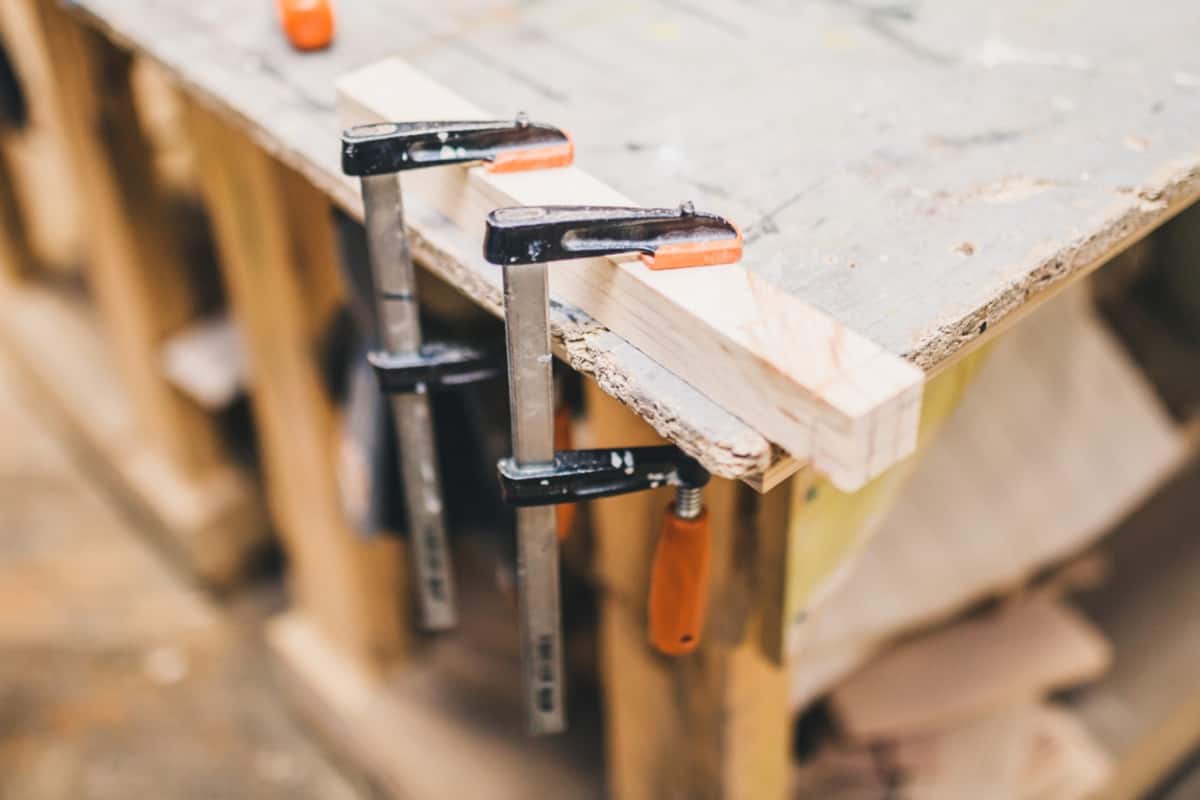 Reshuffle Clamps - Carpentry workshop - reliable fixation of a wooden block to the workbench with the help of clamps