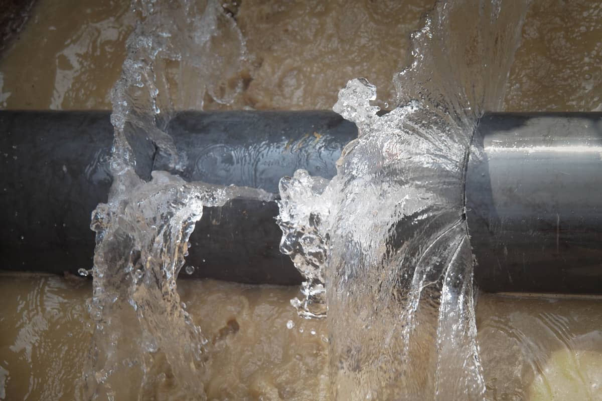 Water leak on the water pipe due to high pressure
