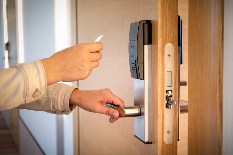 Opening a hotel door with keyless entry card, Schlage Keyless Door Lock Just Spins - What To Do?
