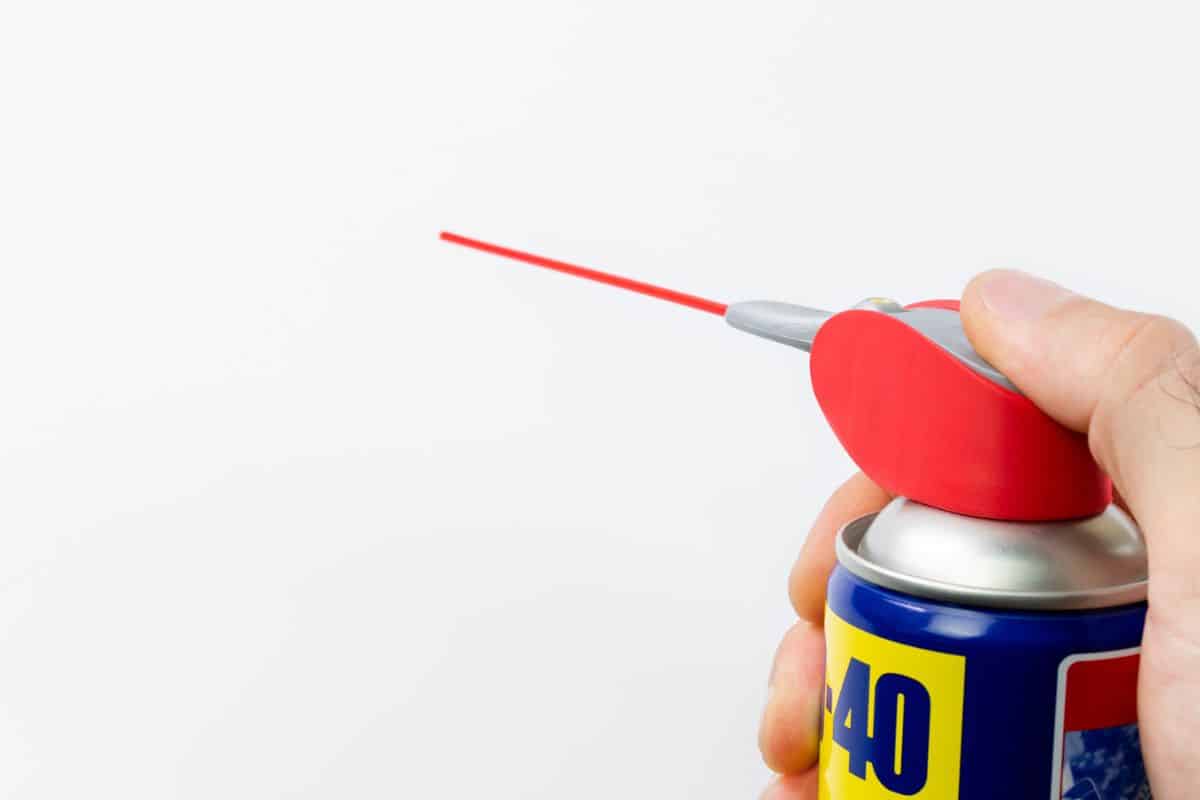 WD40 anti-rust cleaner on a white background