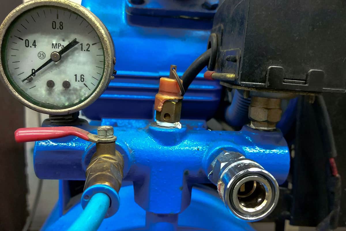 Meter Air compressor and valve