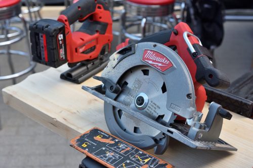 Read more about the article How To Use A Milwaukee Circular Saw [Step By Step Guide]