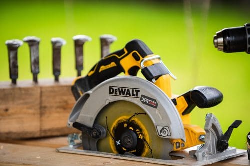 Read more about the article How To Use A Dewalt Circular Saw [Step By Step Guide]