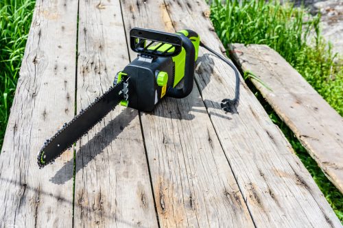 Read more about the article What Is The Best Oil For An Electric Chainsaw?